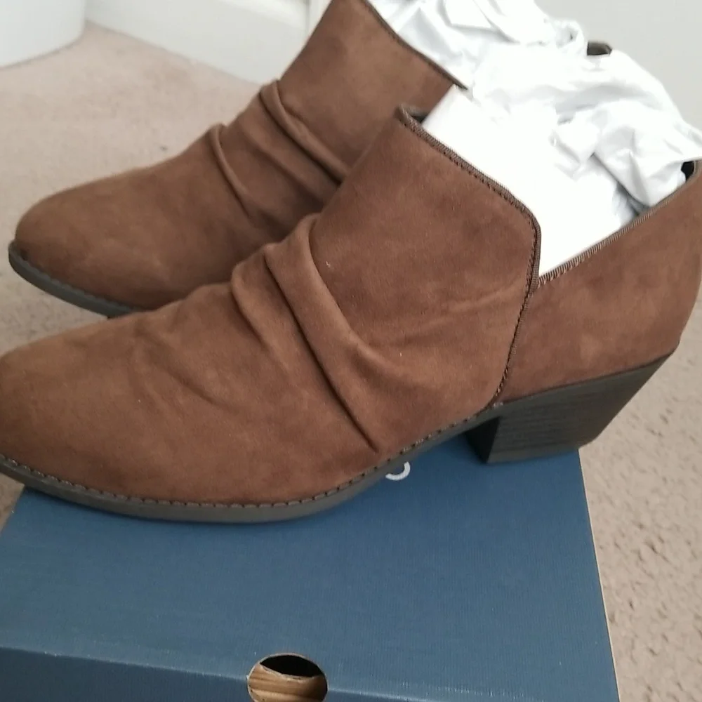 NWB G.H. Bass & Co. Chestnut Ruched Erica Ankle Boot